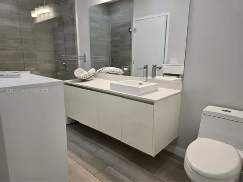 1600 SW 1st Avenue Miami FL 33129