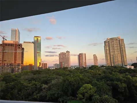 1600 SW 1st Avenue Miami FL 33129