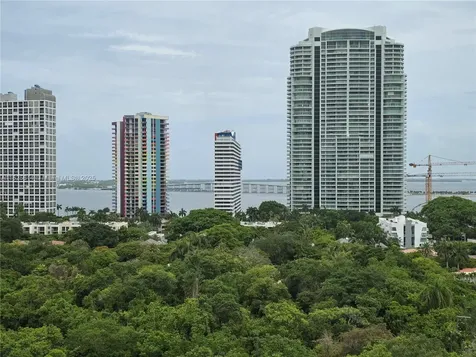 1600 SW 1st Avenue Miami FL 33129