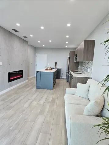 1600 SW 1st Avenue Miami FL 33129