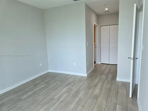 1600 SW 1st Avenue Miami FL 33129