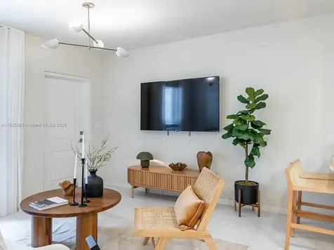 610 NE 2nd Street Dania Beach FL 33004