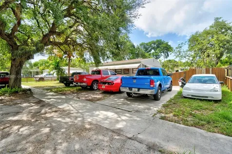 2550 Washington Street Hollywood FL 33020