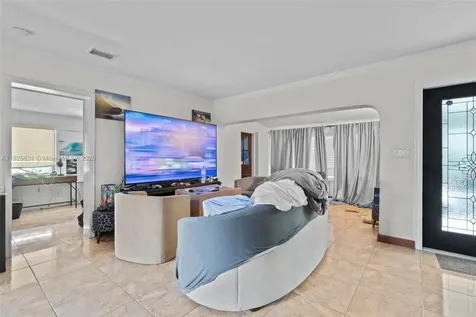 2550 Washington Street Hollywood FL 33020