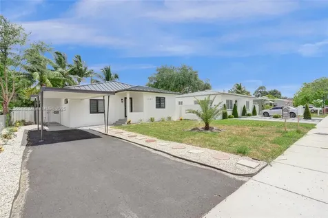 2335 Wilson Street Hollywood FL 33020