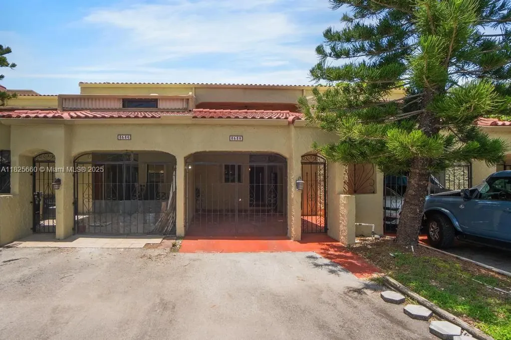 3538 Estepona Avenue Doral FL 33178