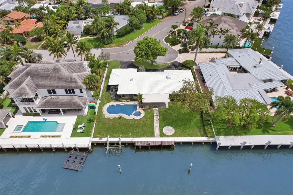 2756 NE 18th Street Fort Lauderdale FL 33305