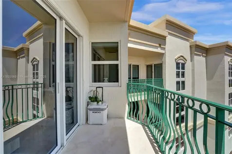 19900 E Country Club Drive Aventura FL 33180