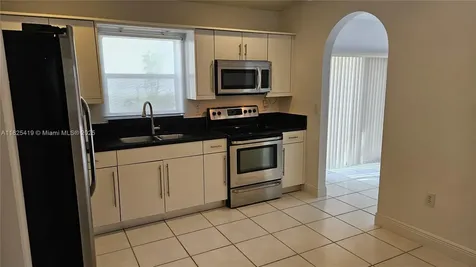 5084 NW 112th Court Doral FL 33178