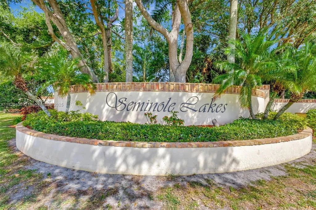 452 Rainbow Springs Terrace Royal Palm Beach FL 33411