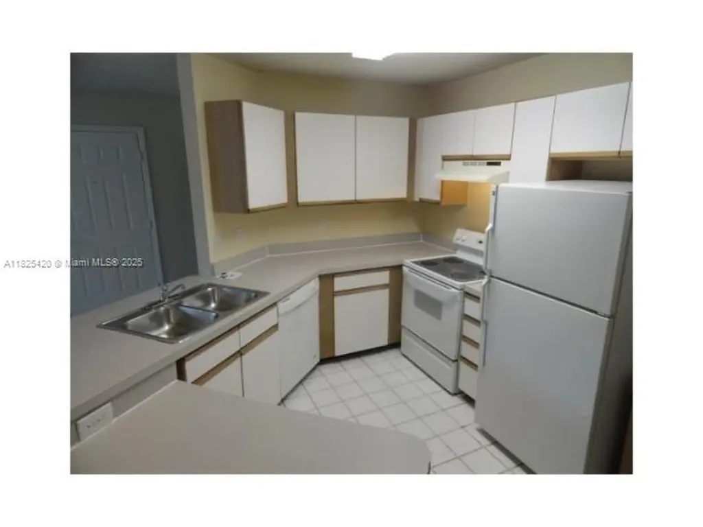 4045 W Mcnab Road Pompano Beach FL 33069