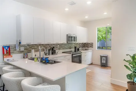 4269 NW 83rd Path Doral FL 33166