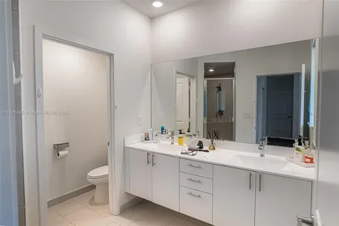 4269 NW 83rd Path Doral FL 33166