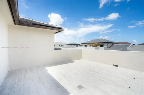 4269 NW 83rd Path Doral FL 33166