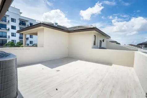 4269 NW 83rd Path Doral FL 33166