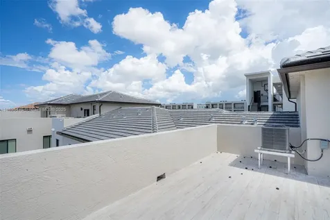 4269 NW 83rd Path Doral FL 33166