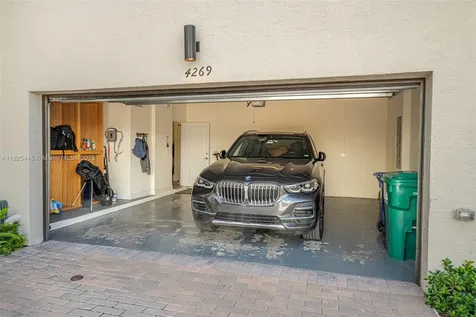 4269 NW 83rd Path Doral FL 33166