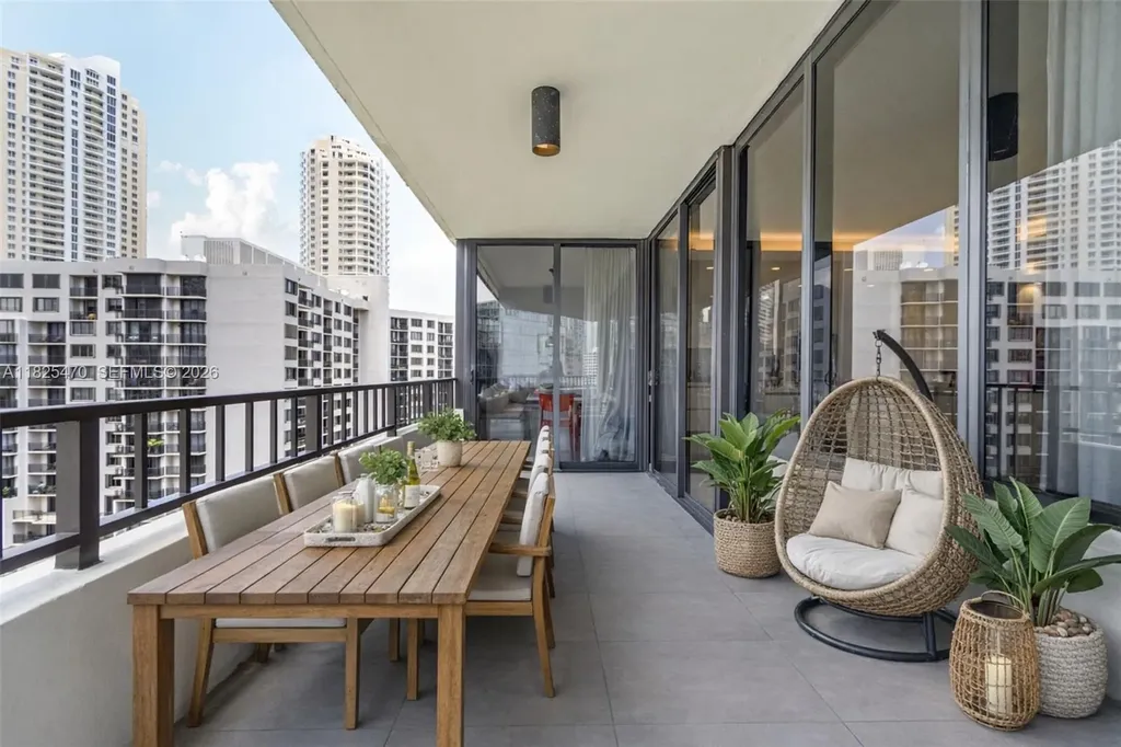520 Brickell Key Drive Miami FL 33131