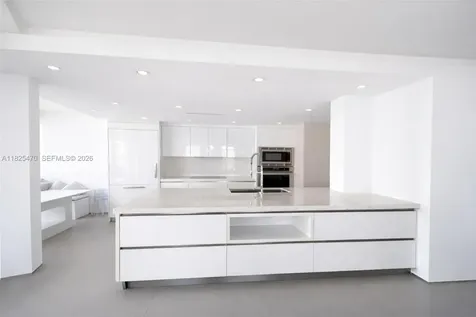 520 Brickell Key Drive Miami FL 33131