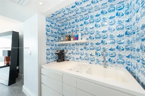 1100 West Avenue Miami Beach FL 33139