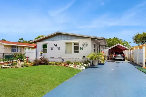 5637 SW 40th Street West Park FL 33023
