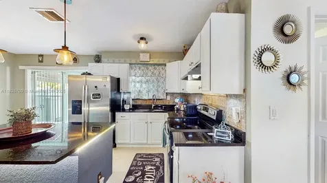 5637 SW 40th Street West Park FL 33023