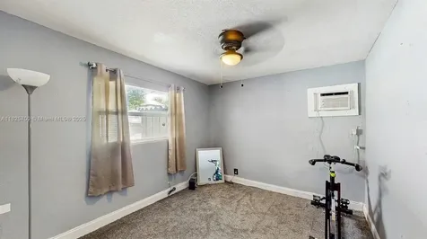 5637 SW 40th Street West Park FL 33023