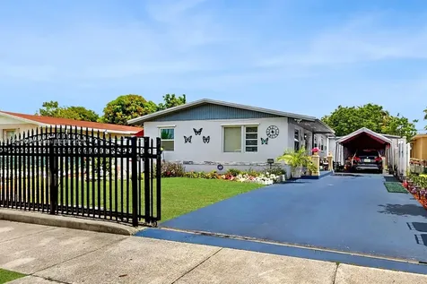 5637 SW 40th Street West Park FL 33023
