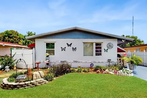5637 SW 40th Street West Park FL 33023