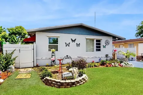 5637 SW 40th Street West Park FL 33023