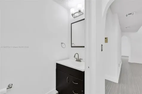 5134 NW 113th Avenue Doral FL 33178