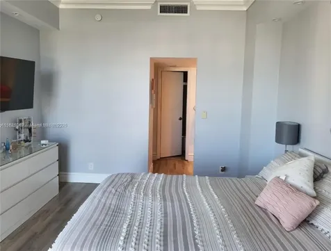 20335 W Country Club Drive Aventura FL 33180