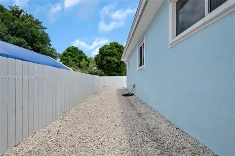 939 Plantation Road Key Largo FL 33037