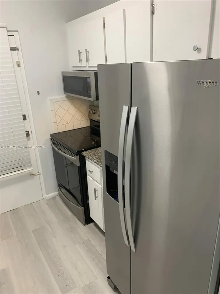 2555 NE 11th Street Fort Lauderdale FL 33304