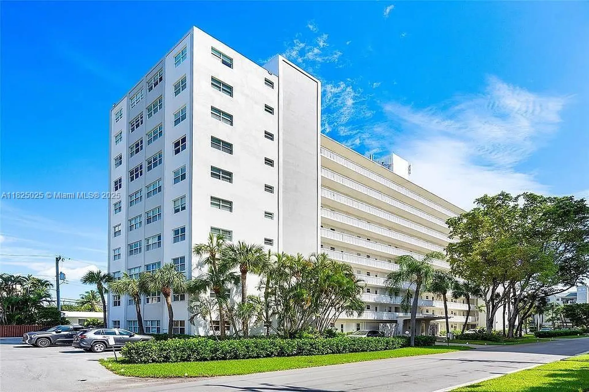 2555 NE 11th Street Fort Lauderdale FL 33304