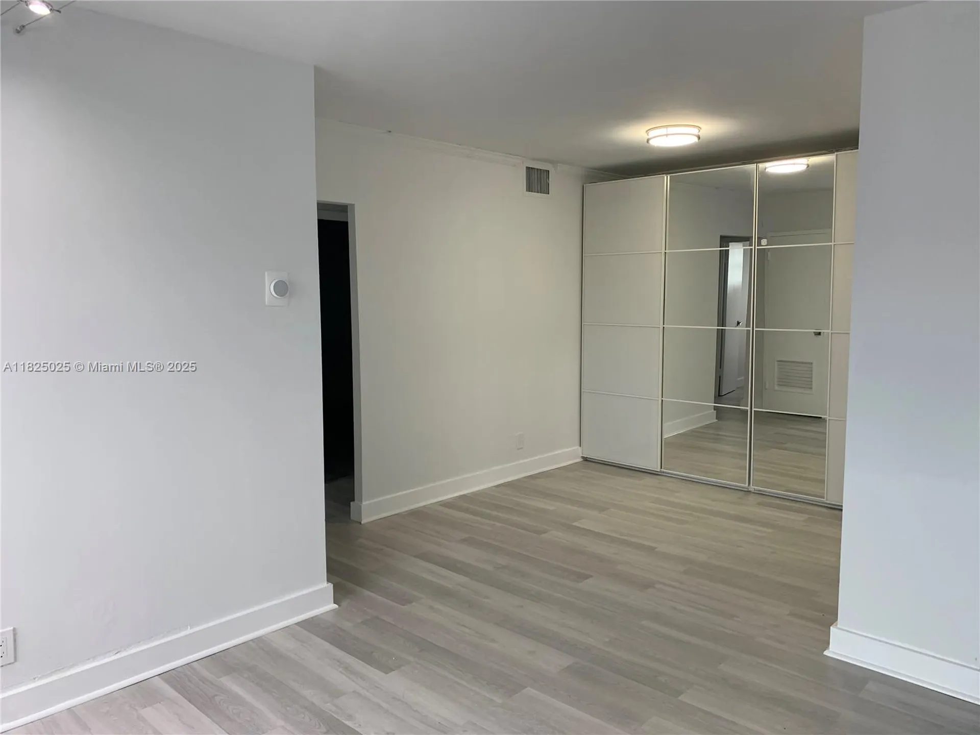 2555 NE 11th Street Fort Lauderdale FL 33304