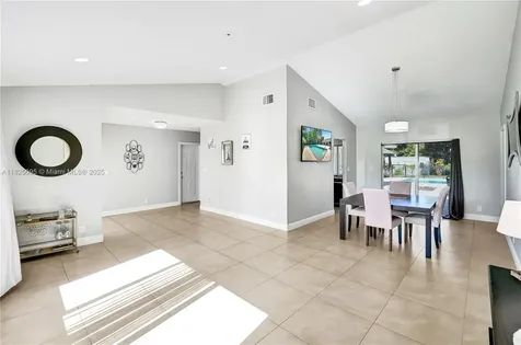 2171 NW 123rd Avenue Plantation FL 33323