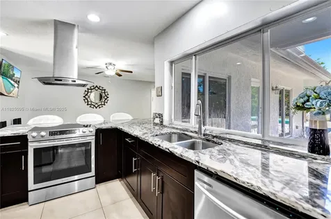 2171 NW 123rd Avenue Plantation FL 33323