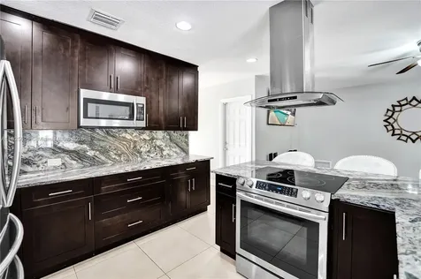 2171 NW 123rd Avenue Plantation FL 33323