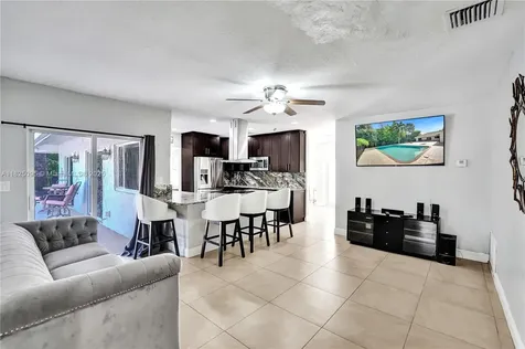 2171 NW 123rd Avenue Plantation FL 33323