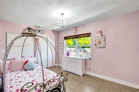 2171 NW 123rd Avenue Plantation FL 33323