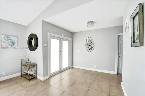 2171 NW 123rd Avenue Plantation FL 33323