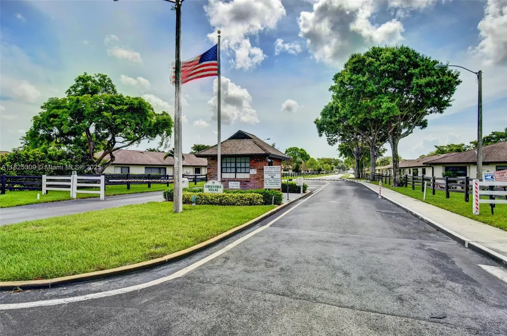 4764 Greentree Crescent Boynton Beach FL 33436