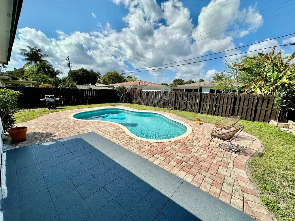 4861 NE 8th Avenue Oakland Park FL 33334