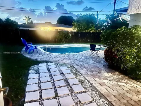4861 NE 8th Avenue Oakland Park FL 33334