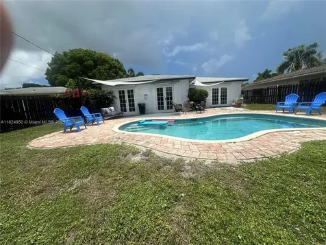4861 NE 8th Avenue Oakland Park FL 33334