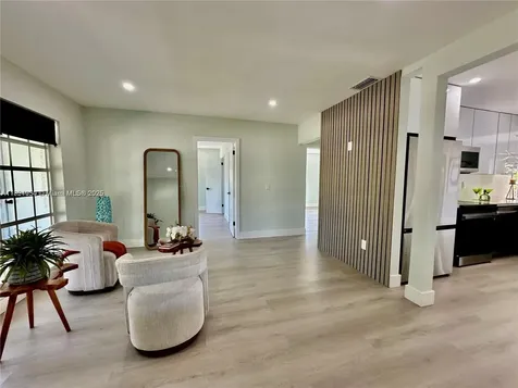 4861 NE 8th Avenue Oakland Park FL 33334