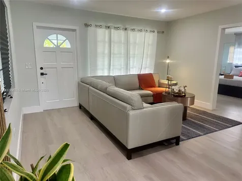 4861 NE 8th Avenue Oakland Park FL 33334
