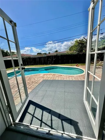 4861 NE 8th Avenue Oakland Park FL 33334