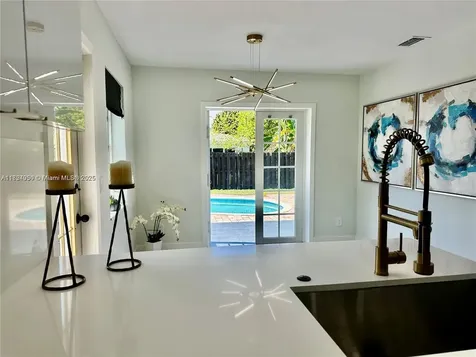 4861 NE 8th Avenue Oakland Park FL 33334